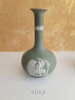 -paire Rare- Wedgwood Jasperware Green Bud Vase