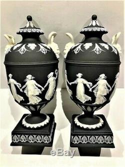 (vers 1930) Wedgwood Black Jasperware Danse Vases 7.0h Superbe P